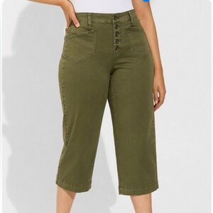 NWT torrid Crop Wide Leg Twill High Rise Patch Pocket Pant in olive green‎